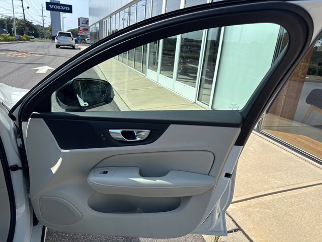 Certified 2025 Volvo S60 B5 Core AWD/4WD image 14