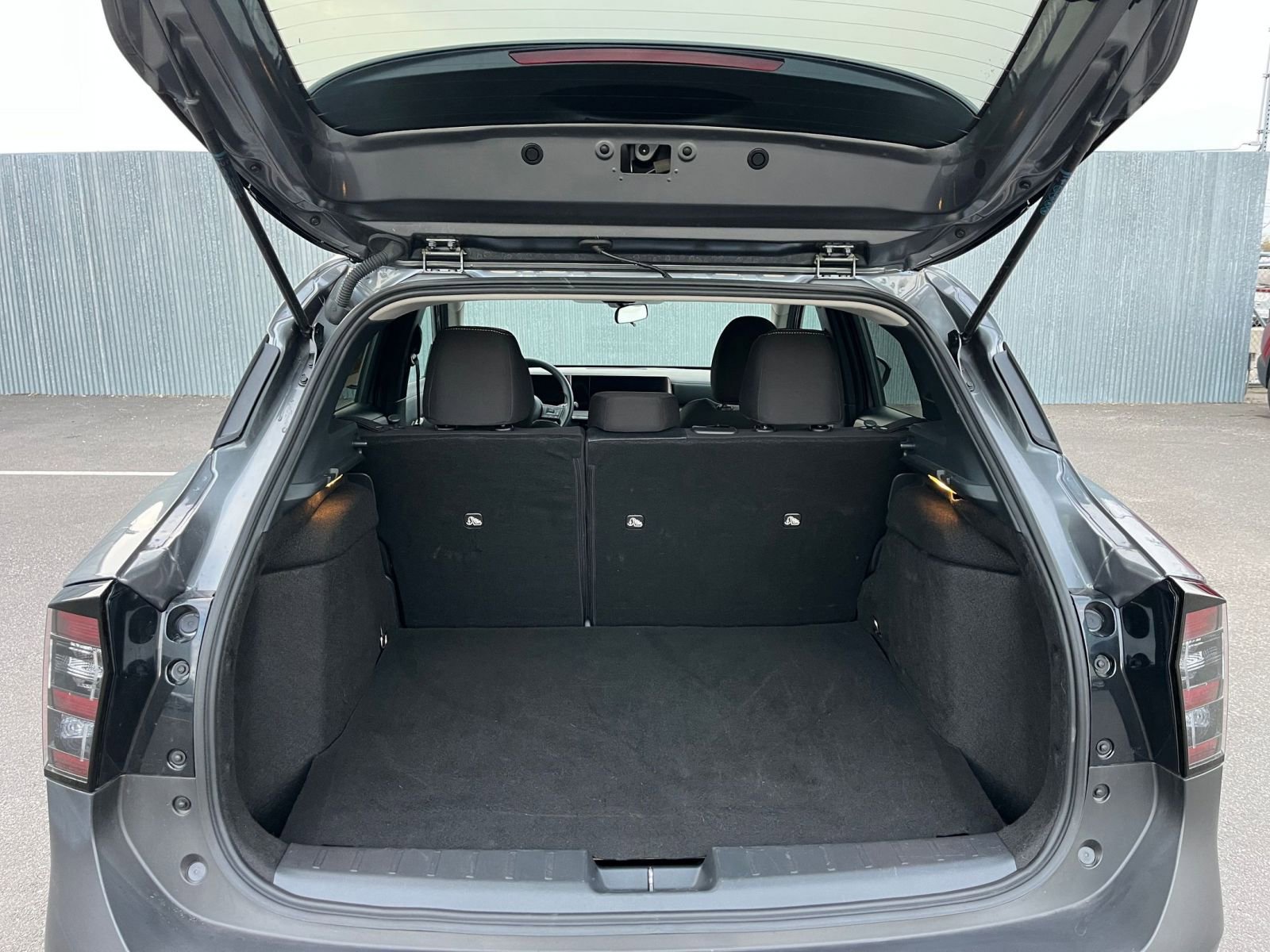 Used 2025 Nissan Kicks SV image 29