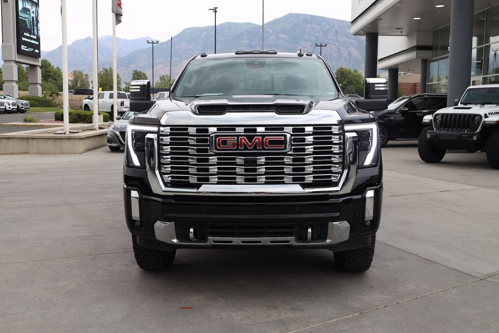 Used 2026 GMC Sierra 3500 Denali w/ Technology Package AWD/4WD image 9