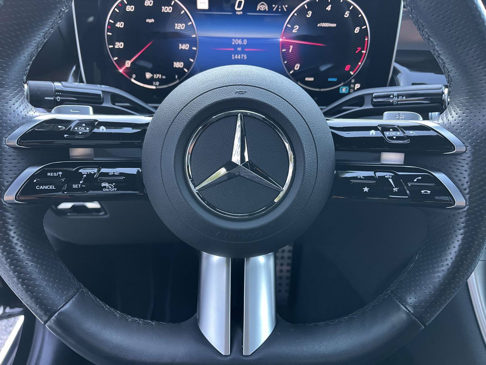 Used 2024 Mercedes-Benz GLC 300 4MATIC image 25
