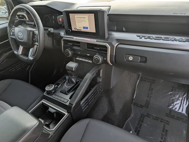 Used 2025 Toyota Tacoma TRD Sport AWD/4WD image 32