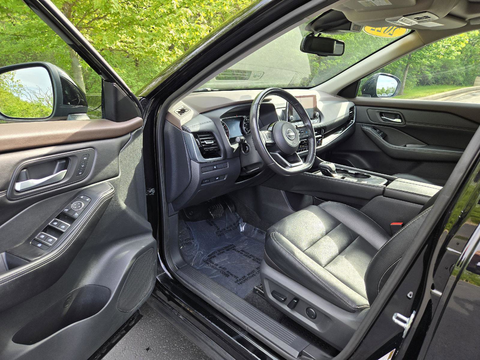 Used 2022 Nissan Rogue SL FWD image 12