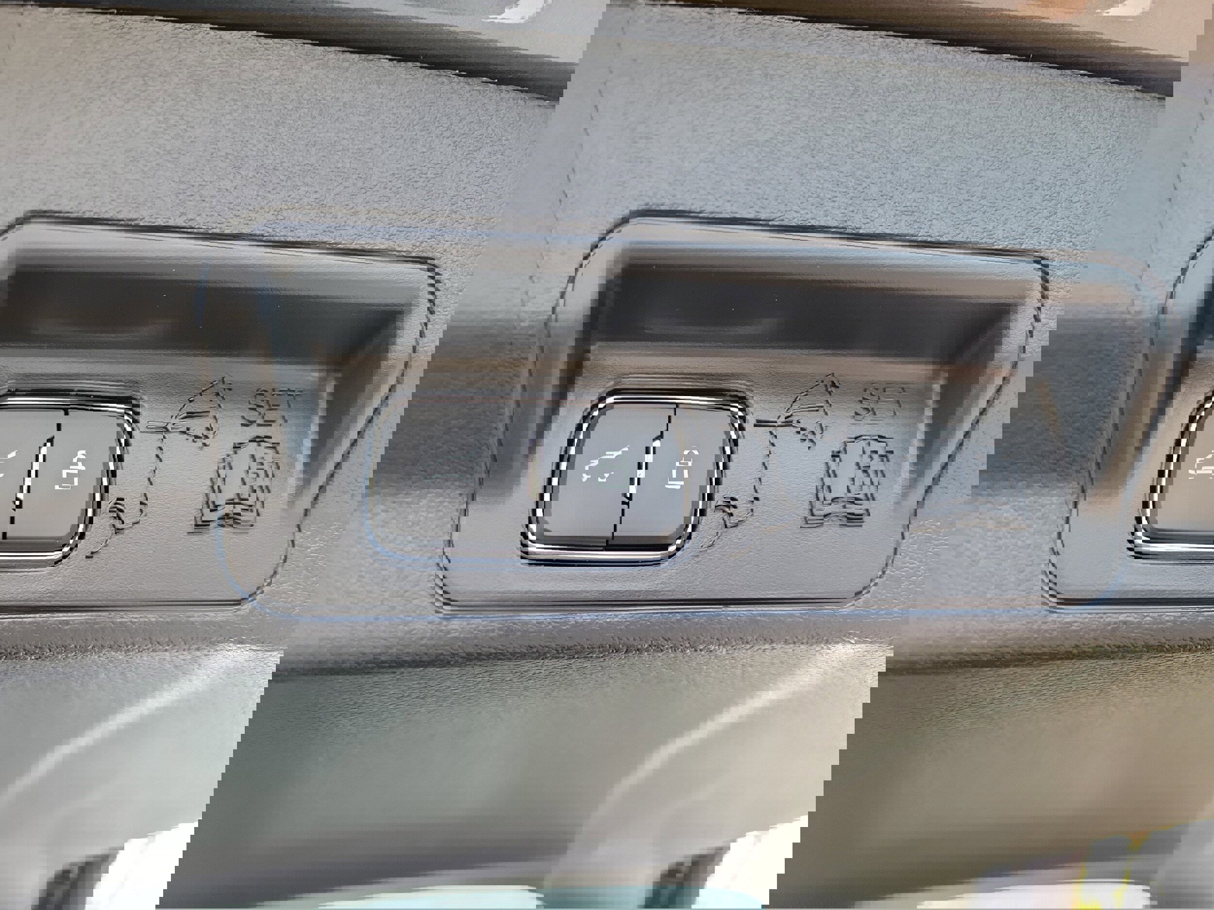 New 2026 Ford Explorer Active w/ Active Comfort Package image 9