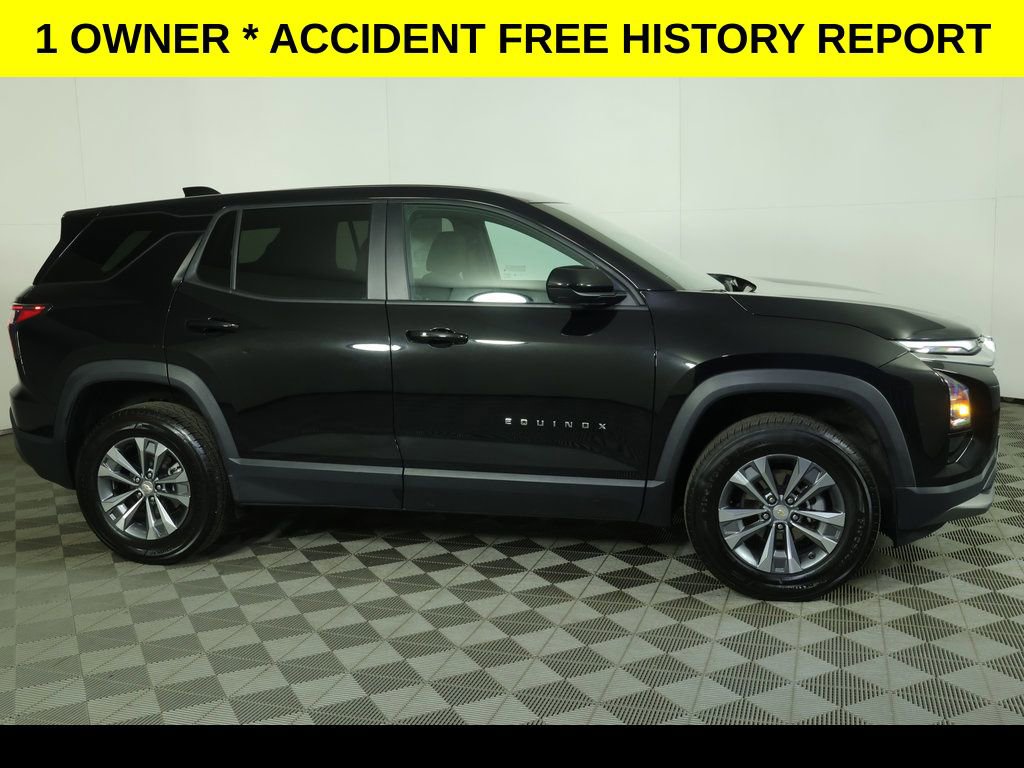 Used 2025 Chevrolet Equinox LT FWD image 2