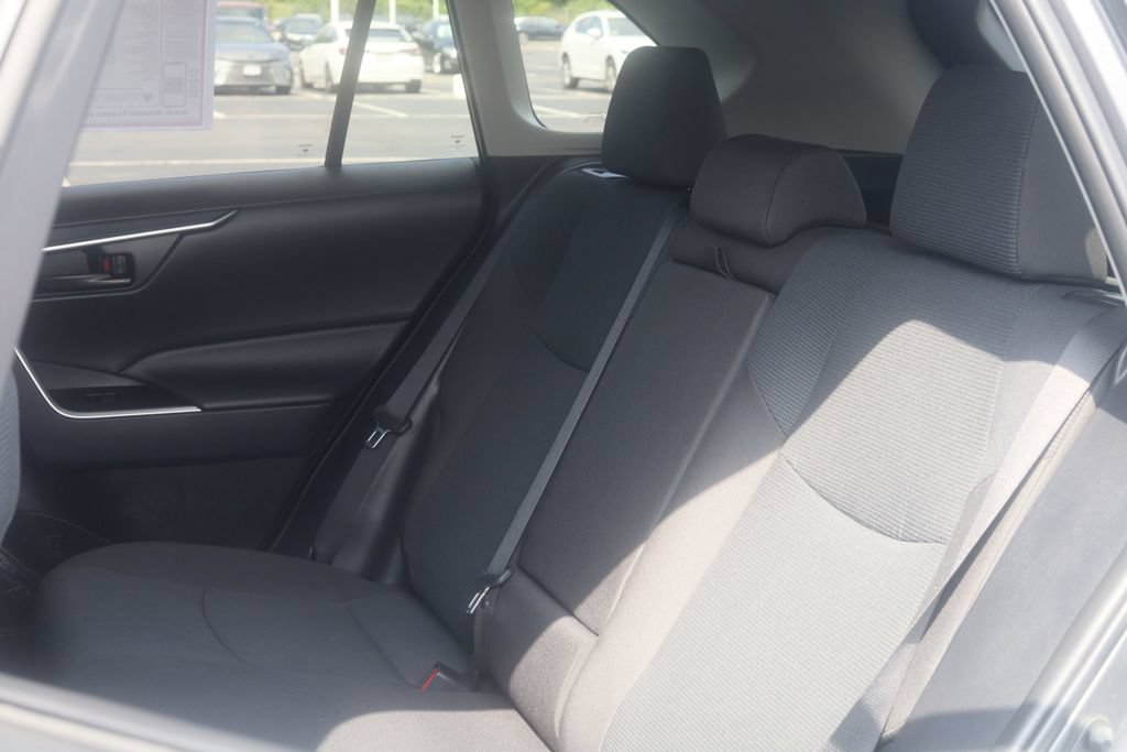 Used 2025 Toyota RAV4 LE AWD/4WD image 17