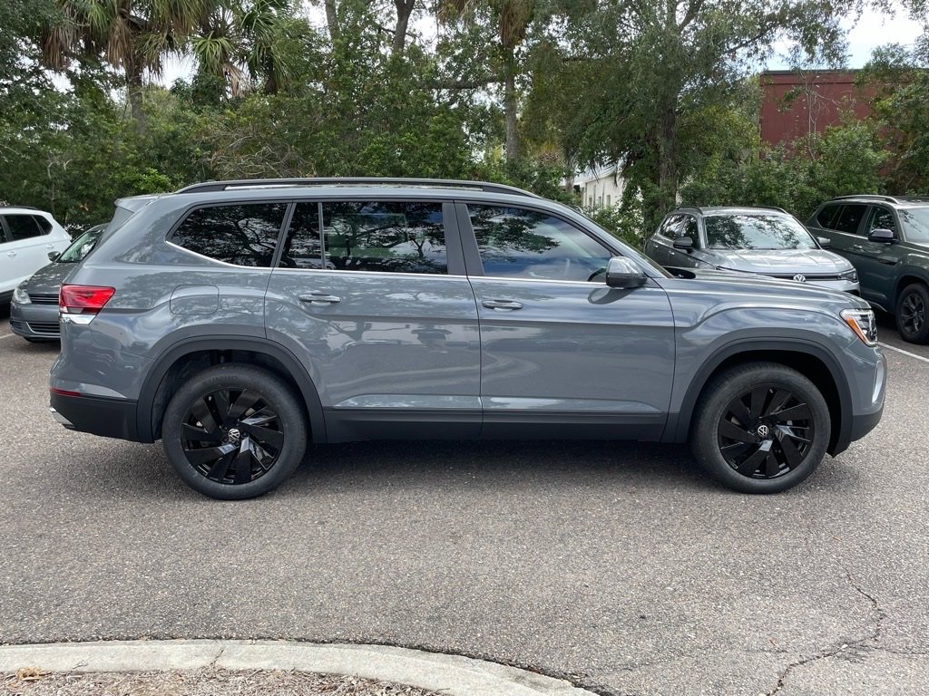 New 2026 Volkswagen Atlas SE image 2