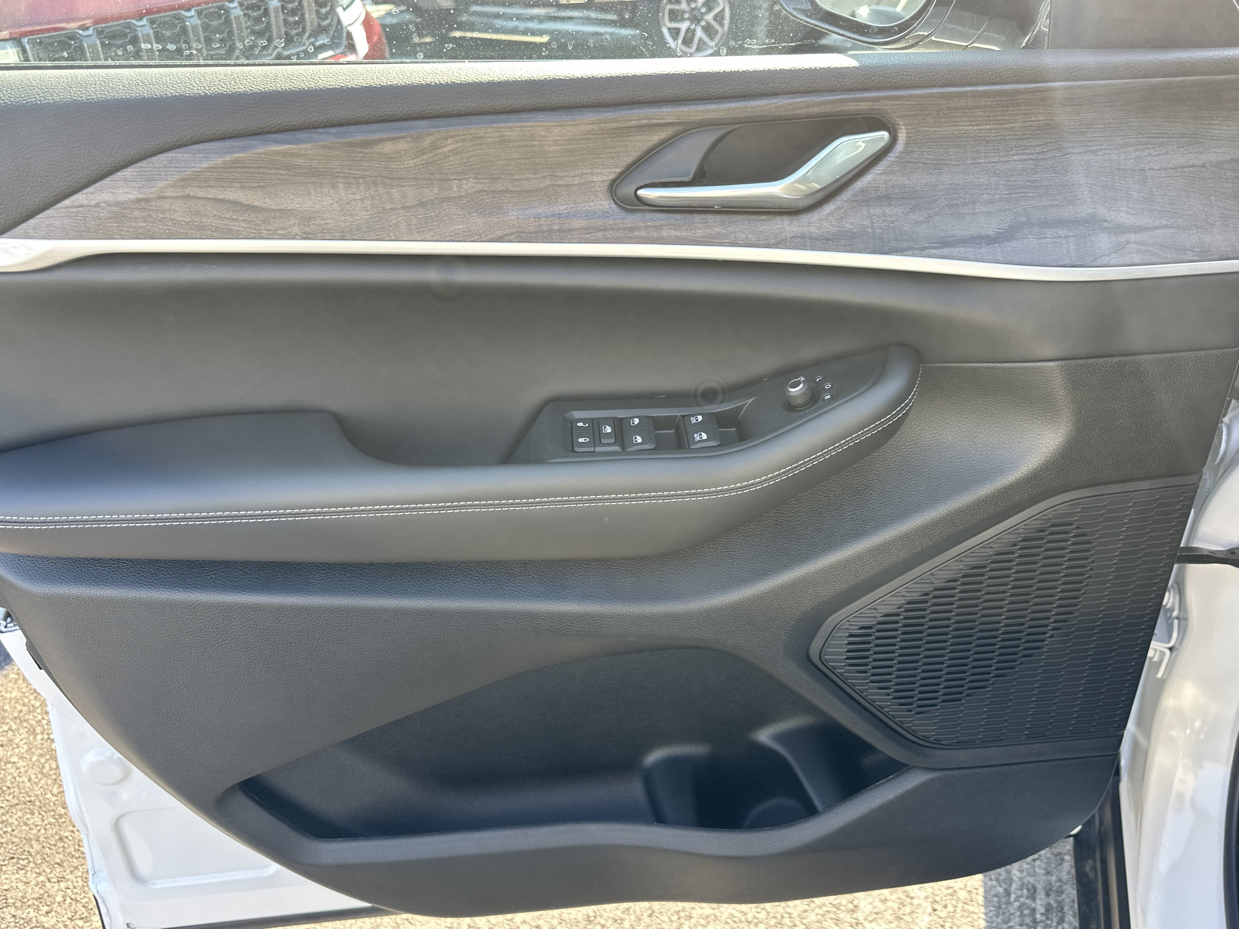 New 2026 Jeep Grand Cherokee Altitude AWD/4WD image 24