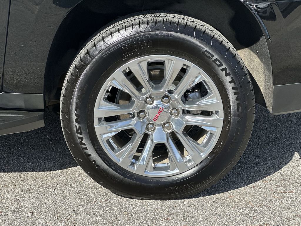 Certified 2025 GMC Yukon XL Denali AWD/4WD image 32