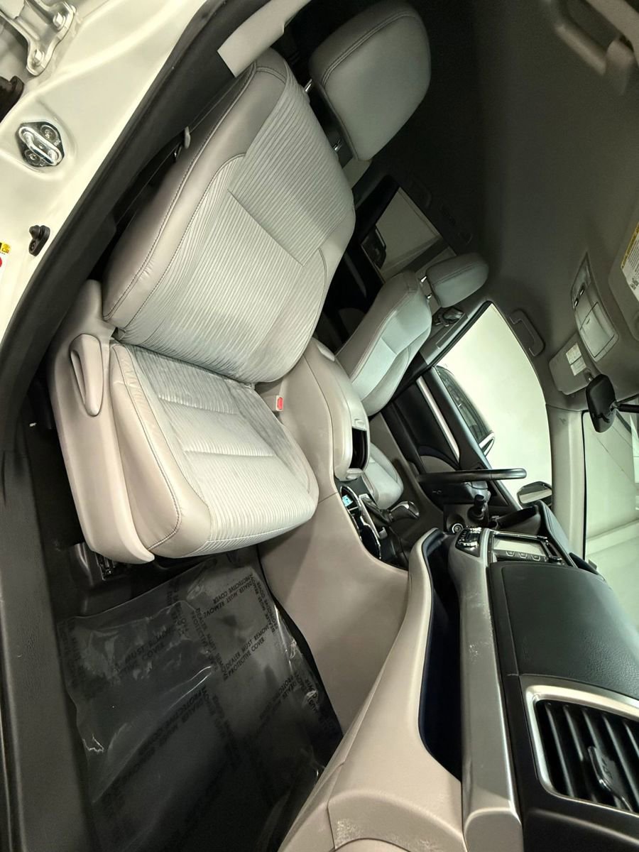Used 2017 Toyota Highlander Plus w/ Carpet Mat Package AWD/4WD image 27
