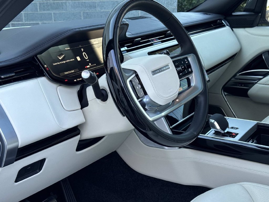 Certified 2024 Land Rover Range Rover Autobiography AWD/4WD image 24