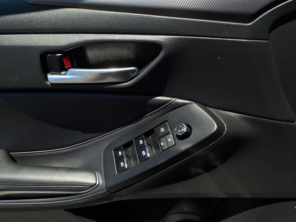 Used 2021 Toyota Avalon XSE FWD image 16