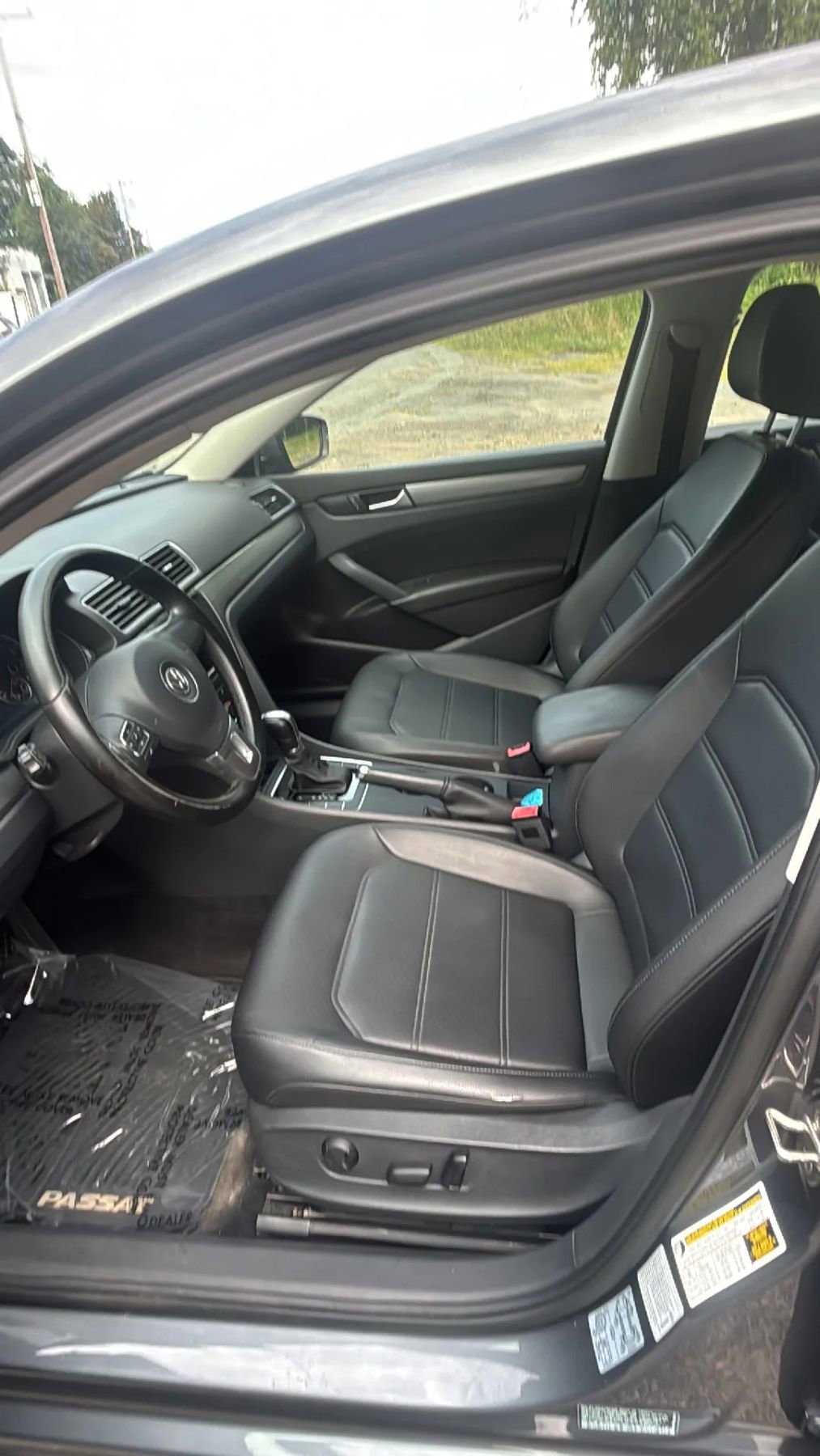 Used 2015 Volkswagen Passat 1.8T Limited Edition image 12