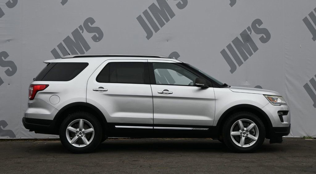 Used 2019 Ford Explorer XLT w/ Equipment Group 201A FWD image 4