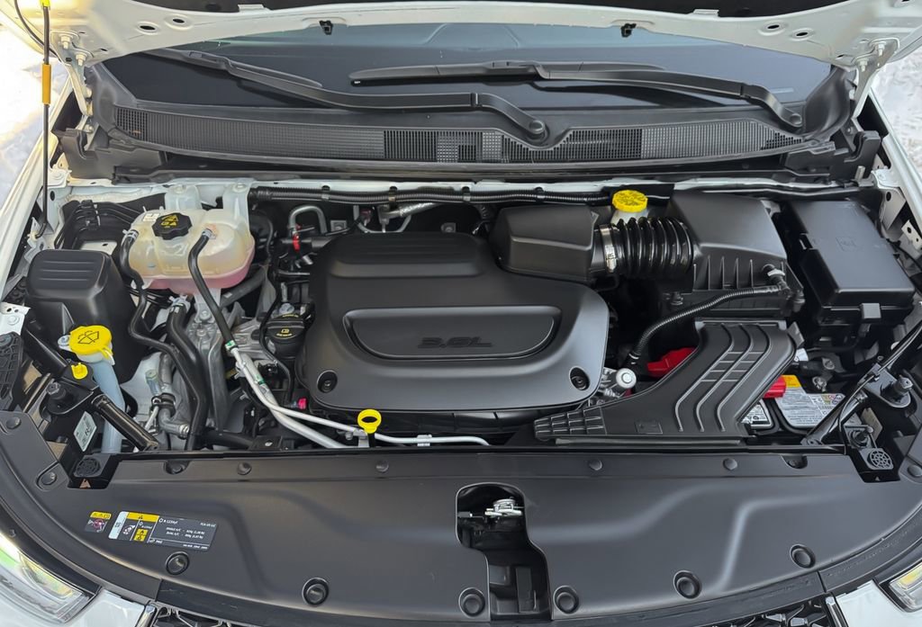 Used 2024 Chrysler Pacifica Limited image 35