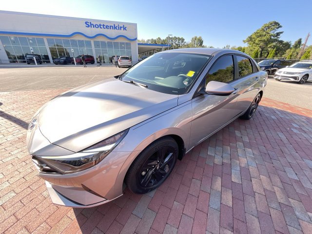 Used 2023 Hyundai Elantra Blue FWD image 28