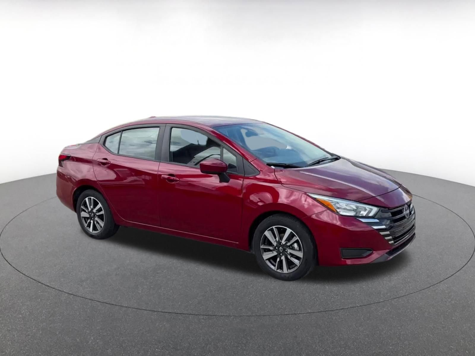 Used 2025 Nissan Versa SV image 2