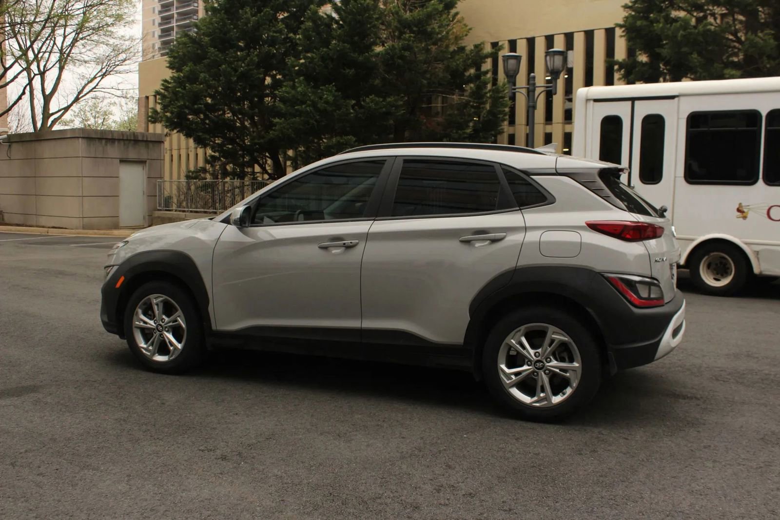 Used 2022 Hyundai Kona SEL AWD/4WD image 8