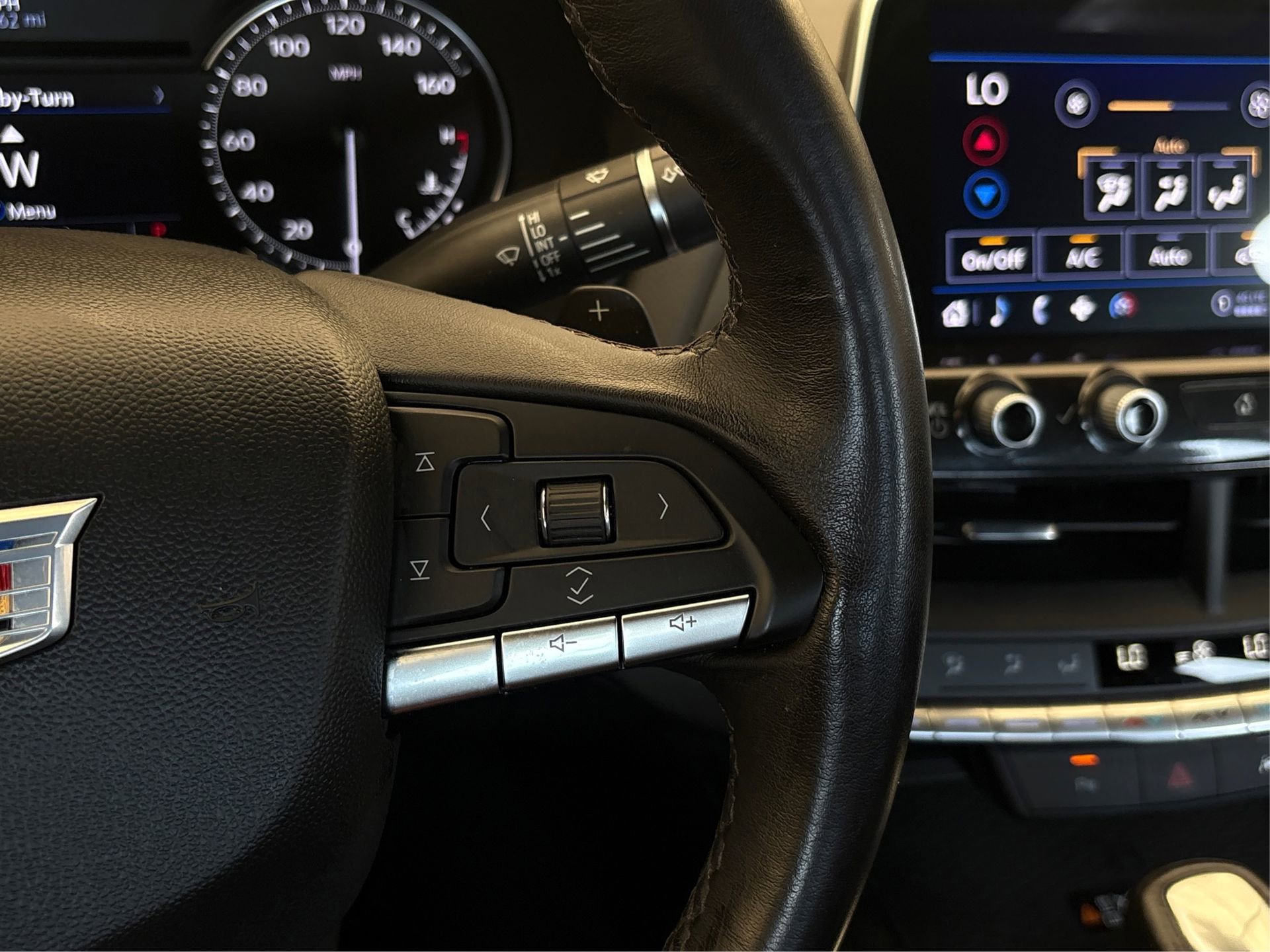Used 2025 Cadillac CT4 Luxury RWD image 26