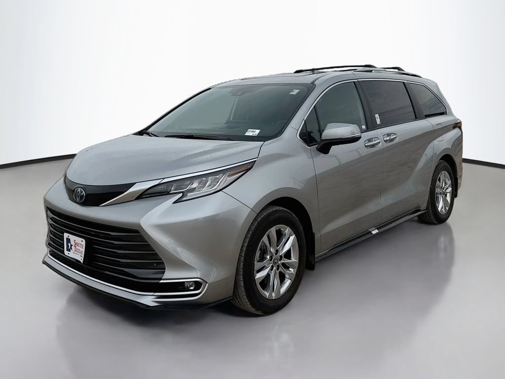 Used 2025 Toyota Sienna Limited AWD/4WD image 3