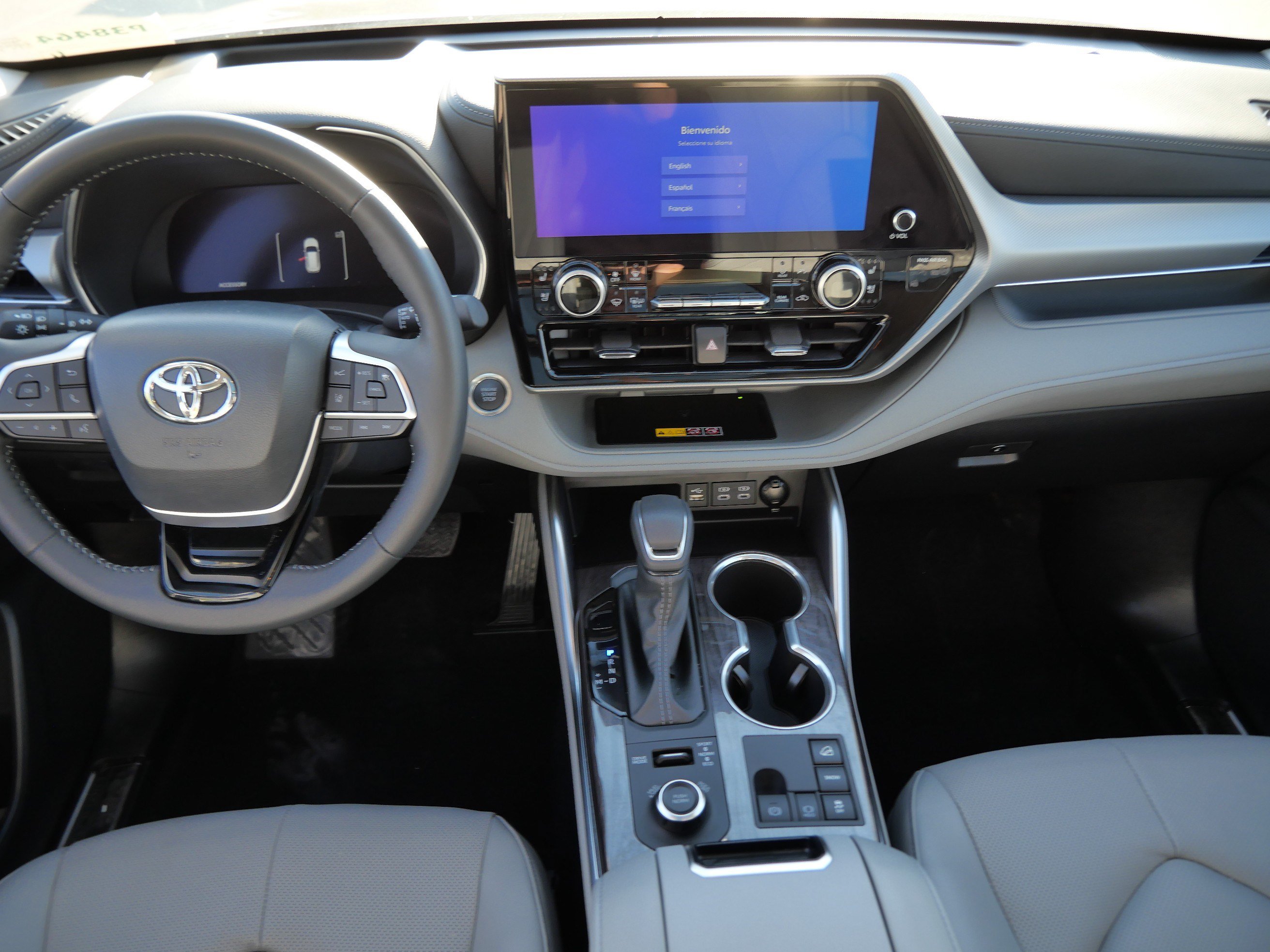 Certified 2026 Toyota Highlander Platinum AWD/4WD image 11