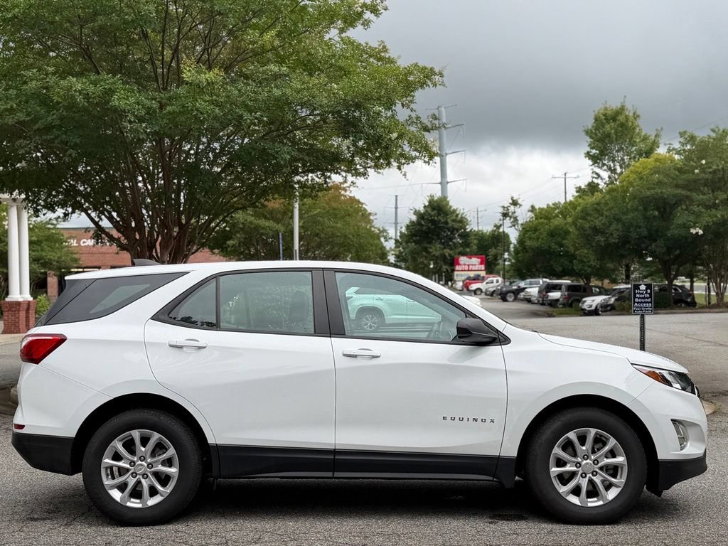 Used 2020 Chevrolet Equinox LS FWD image 6