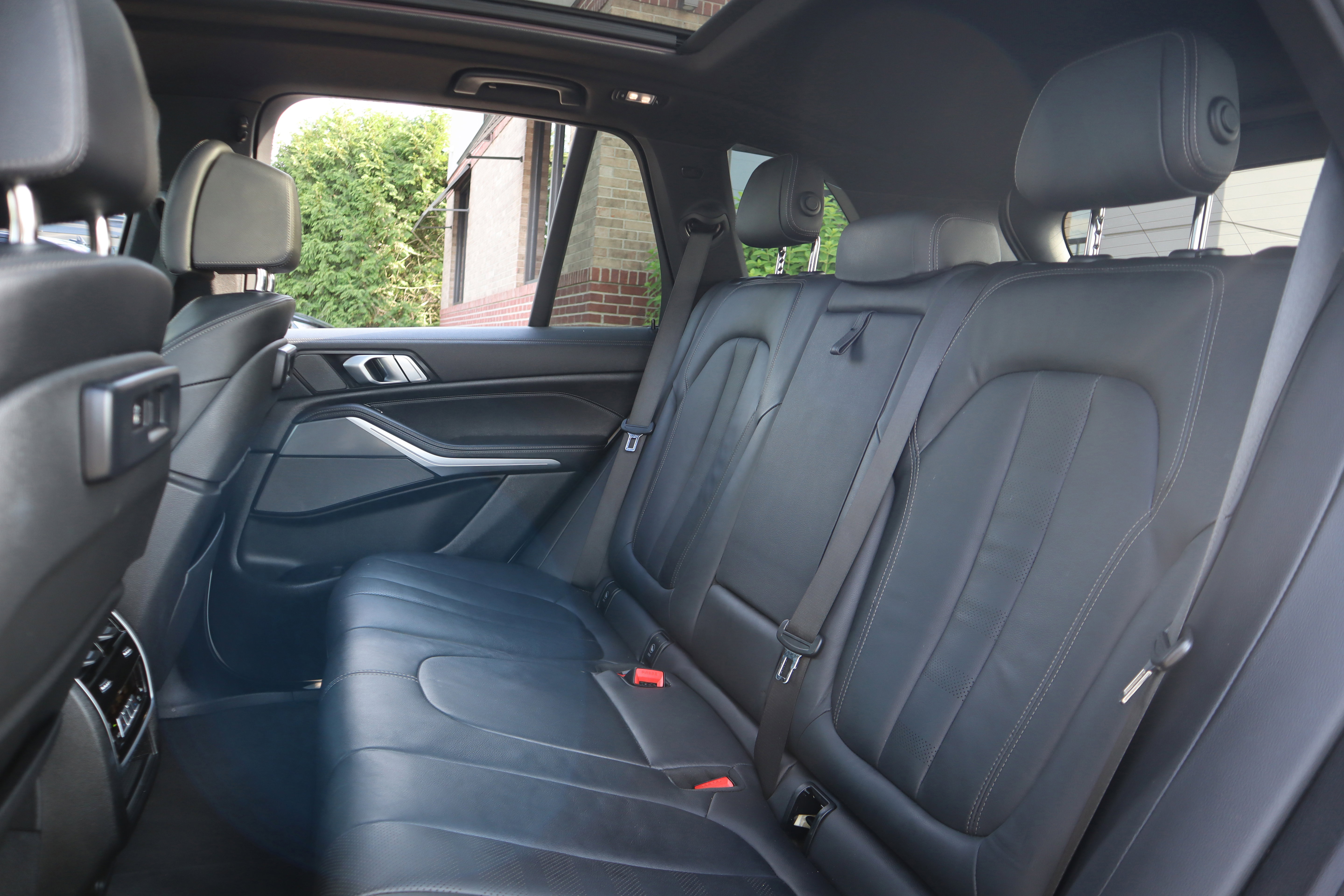 Used 2021 BMW X5 sDrive40i w/ M Sport Package RWD image 34