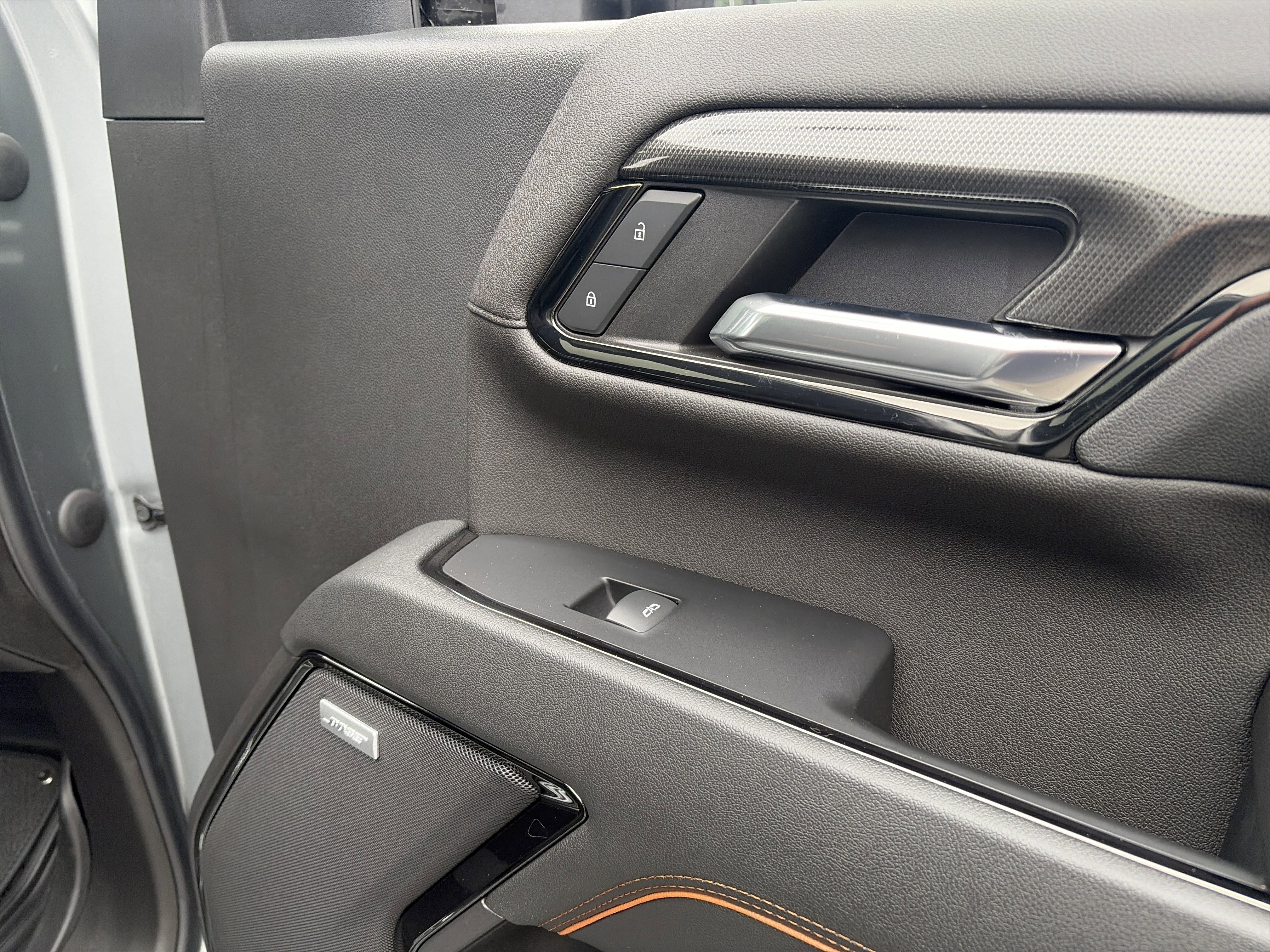 Used 2024 GMC Sierra 2500 AT4 w/ AT4 Premium Plus Package image 43