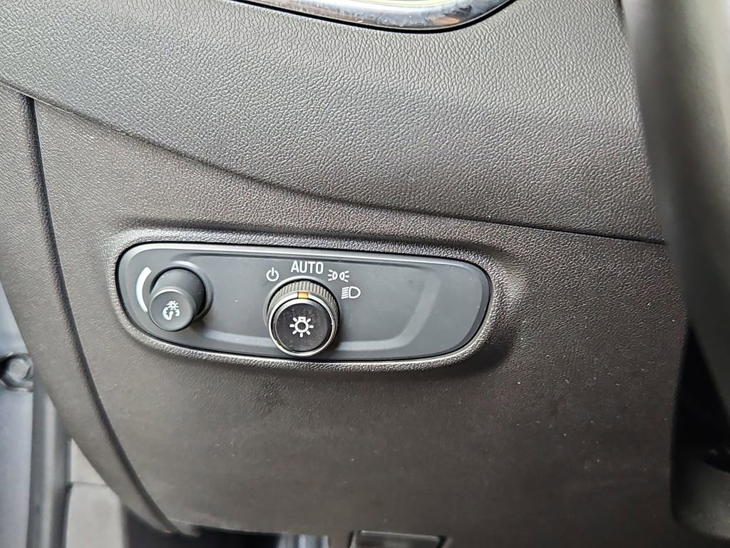 Used 2024 Chevrolet Equinox LT FWD image 14