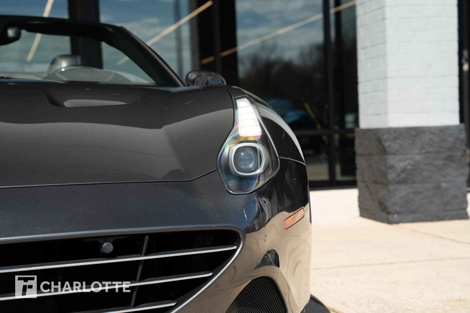 Used 2016 Ferrari California T RWD image 7