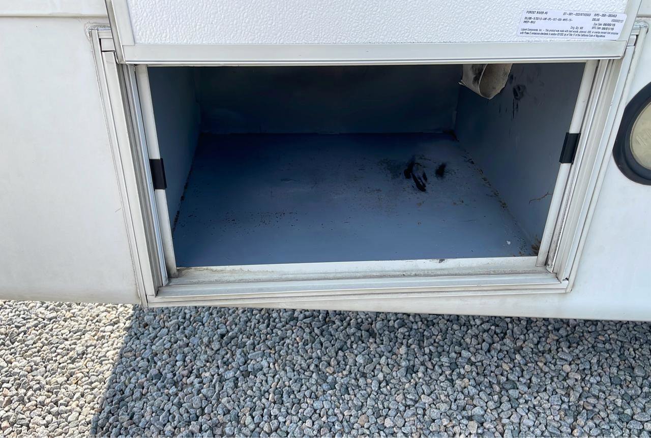 Used 2015 Chevrolet Express 3500 w/ Shuttle Bus Package RWD image 9