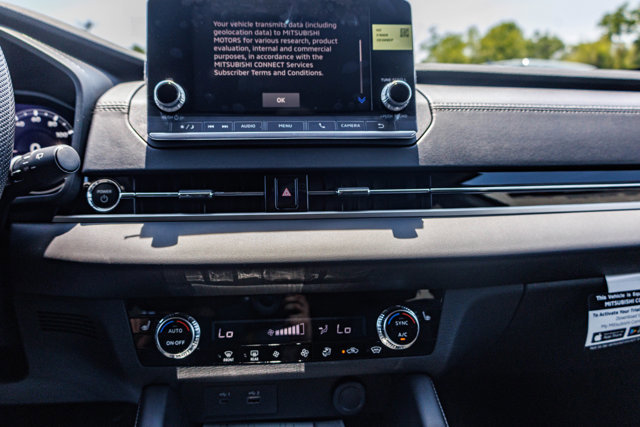 New 2025 Mitsubishi Outlander ES image 24