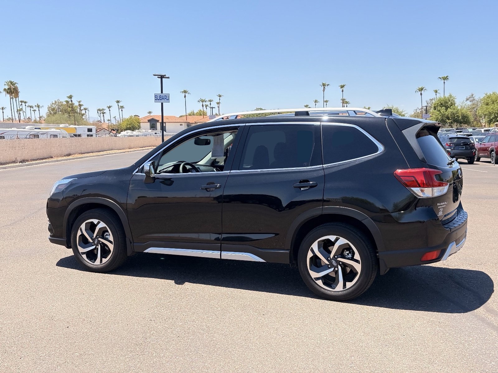 Used 2023 Subaru Forester Touring w/ Popular Package #2 AWD/4WD image 3
