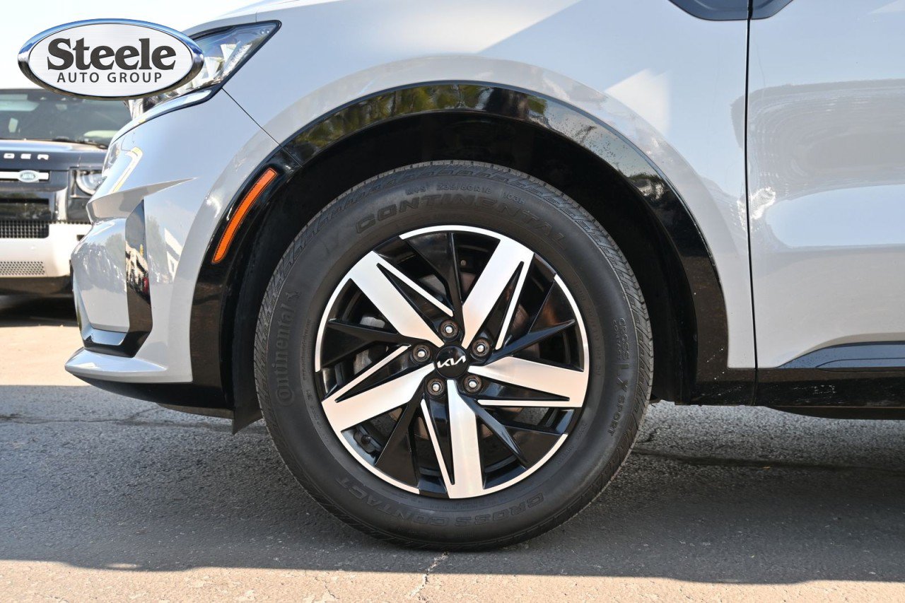 Used 2023 Kia Sorento EX w/ Panoramic Sunroof Package FWD image 30