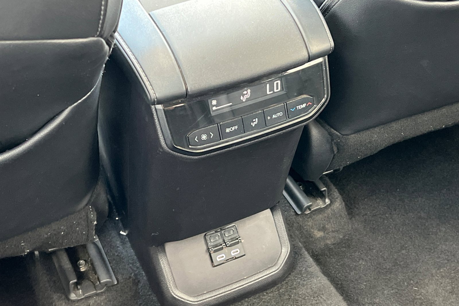 Used 2024 Toyota Highlander XLE image 42