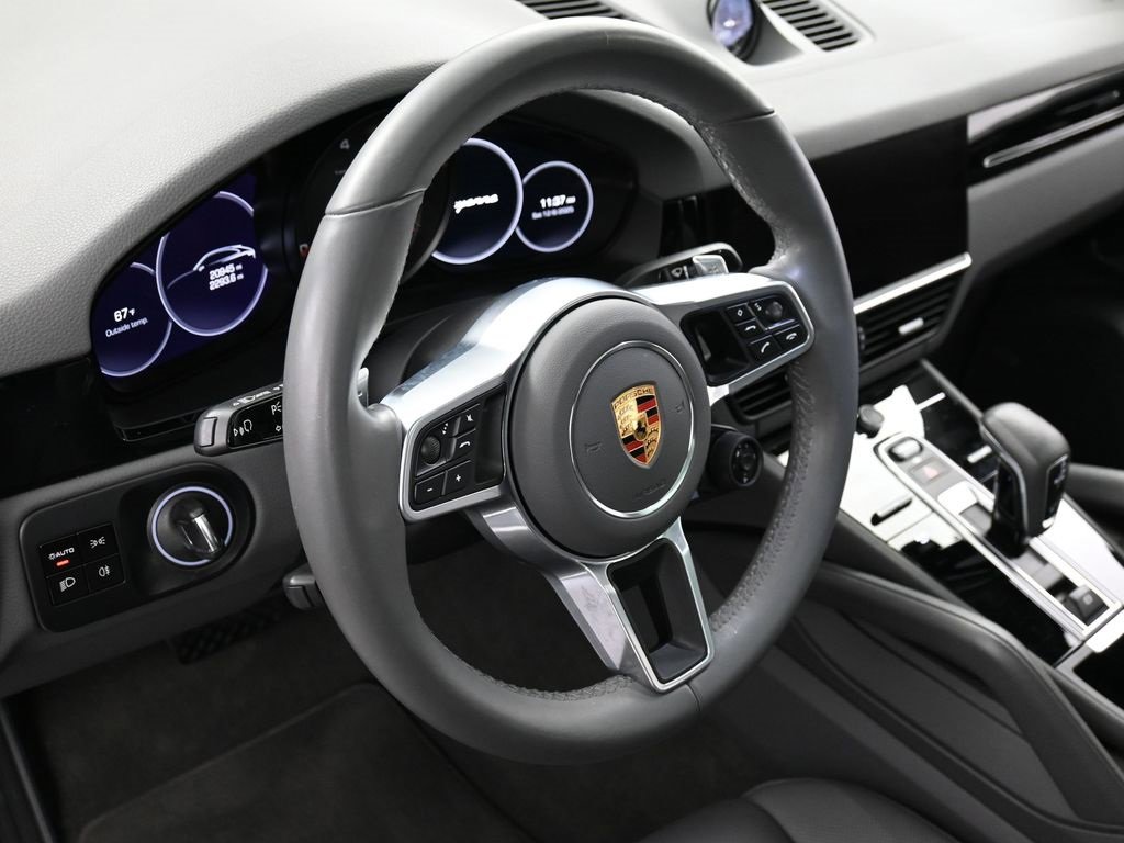 Certified 2021 Porsche Cayenne Coupe image 17