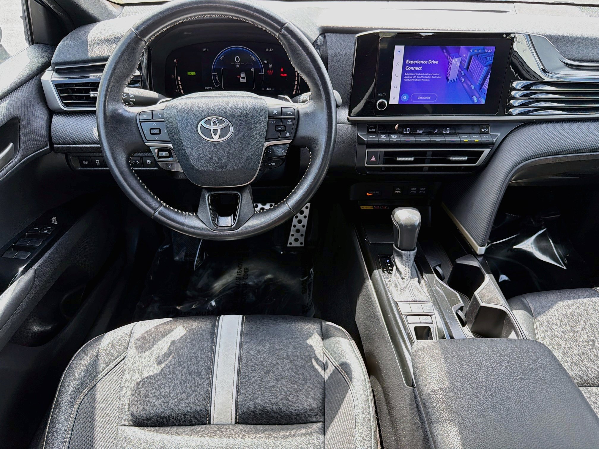 Used 2025 Toyota Camry SE FWD image 16