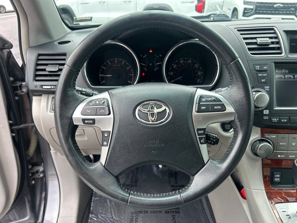 Used 2012 Toyota Highlander Limited w/ Tow Pkg AWD/4WD image 23
