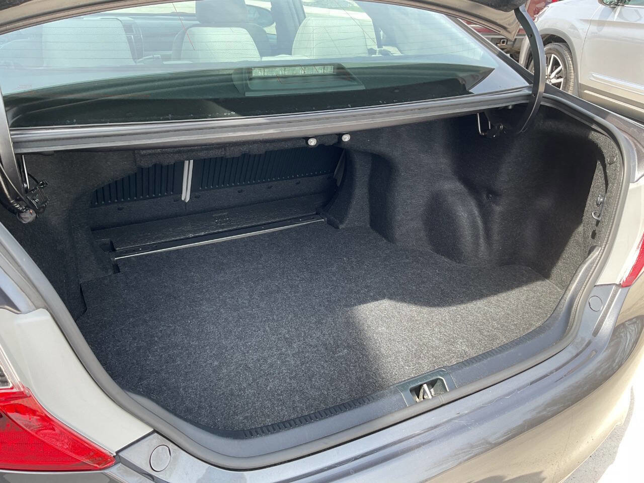 Used 2012 Toyota Camry LE FWD image 30