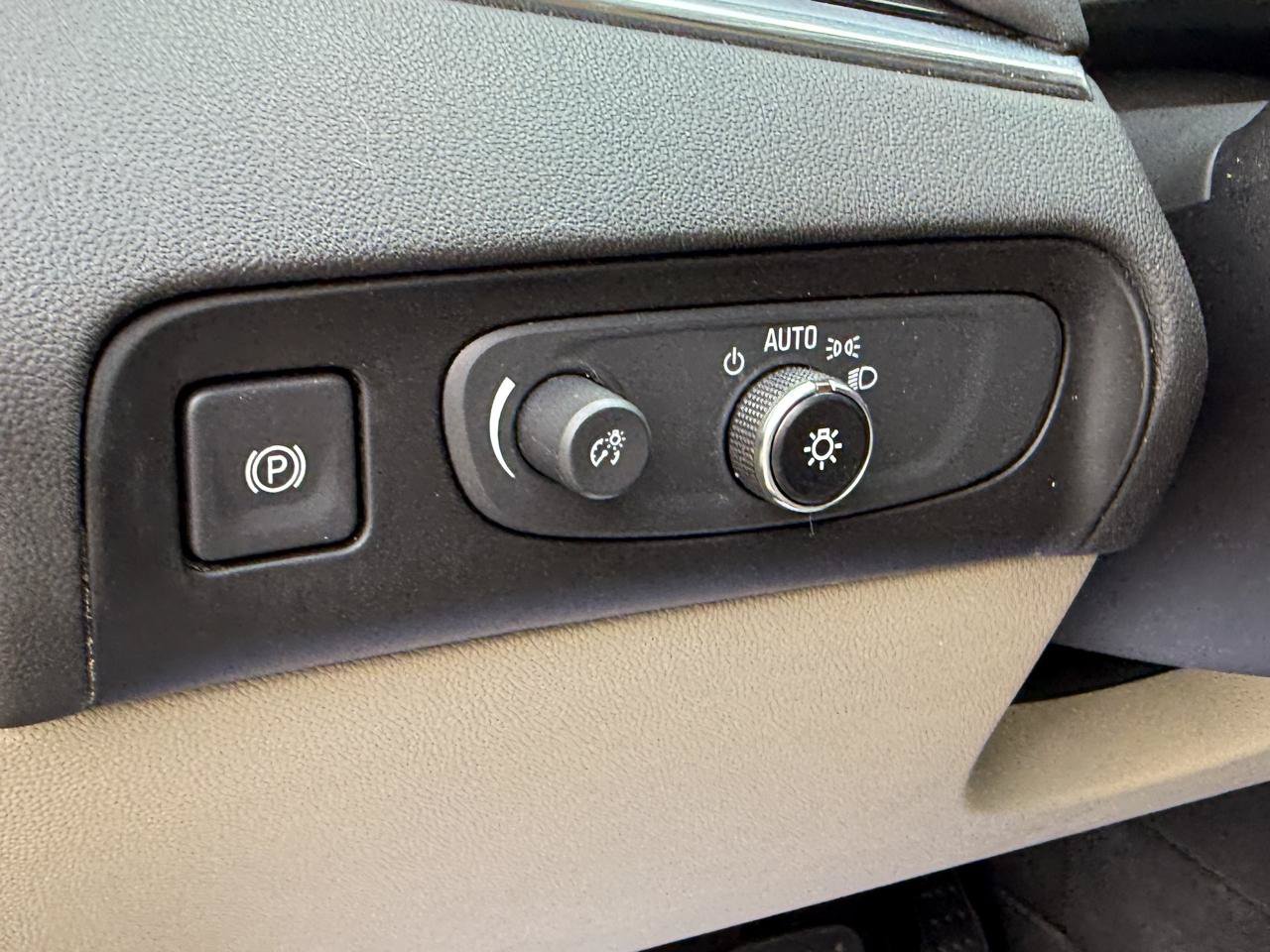 Used 2019 Buick Enclave Premium w/ Experience Buick Package FWD image 25