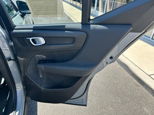 Used 2025 Volvo XC40 B5 Core AWD/4WD image 12