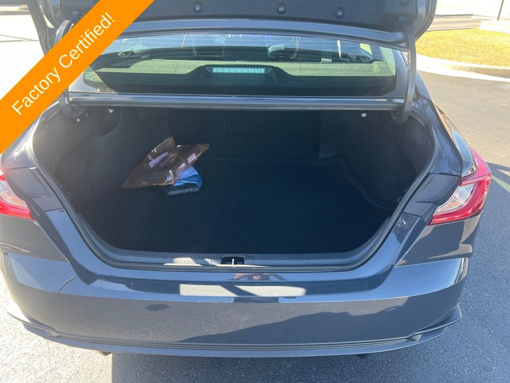 Used 2025 Toyota Camry SE image 24