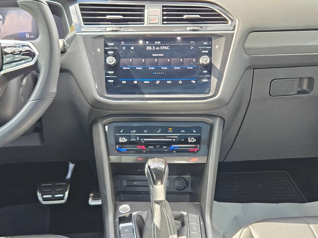 Used 2024 Volkswagen Tiguan SE R-Line w/ MDO Package, Three-Row FWD image 13