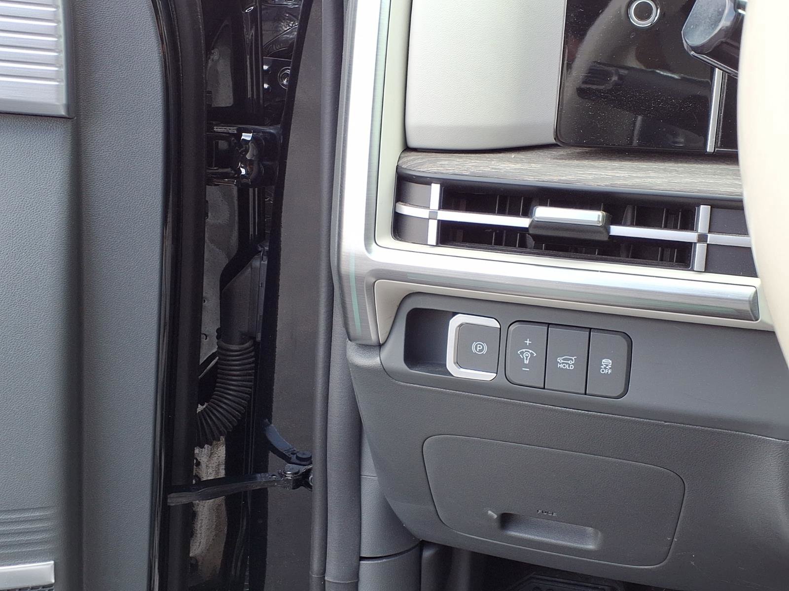 Used 2024 Hyundai Santa Fe Limited image 21