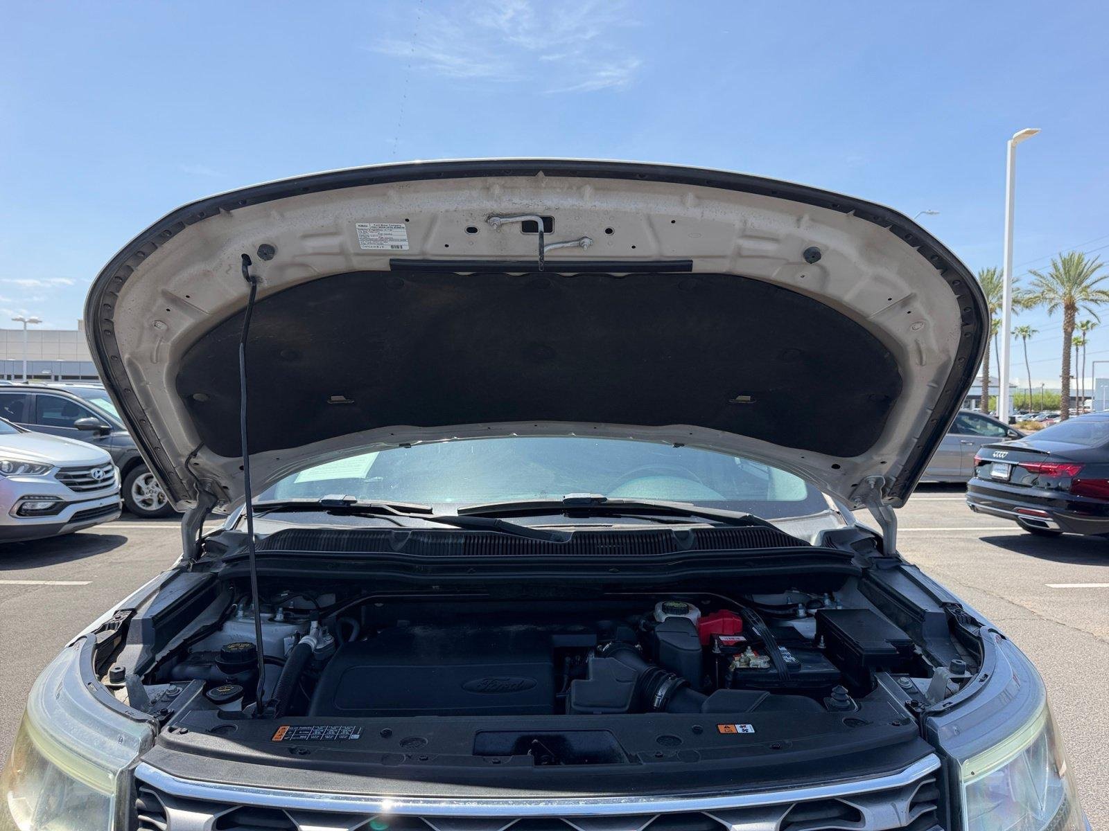 Used 2017 Ford Explorer XLT w/ Equipment Group 202A FWD image 22
