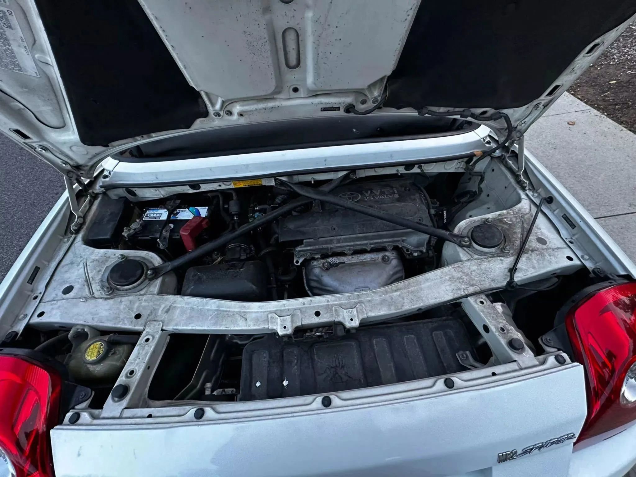 Used 2005 Toyota MR2 image 31