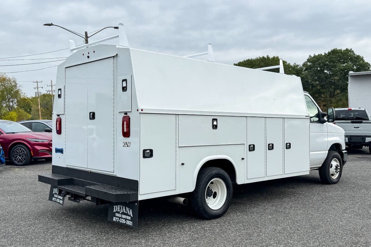 Used 2024 Ford E-450 and Econoline 450 Super Duty w/ Power Windows & Locks Group RWD image 3