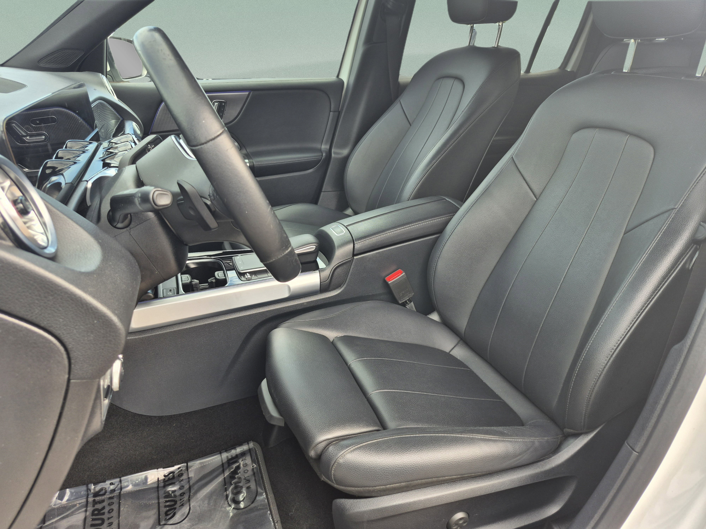 Used 2022 Mercedes-Benz GLB 250 image 21