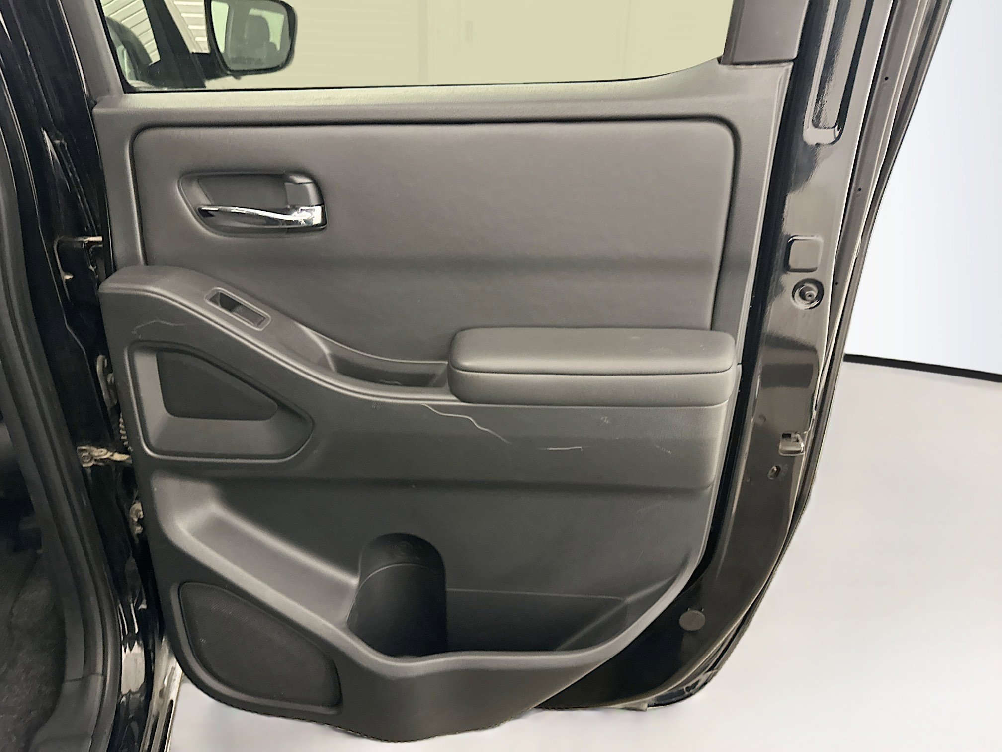 Used 2023 Nissan Frontier SV image 30