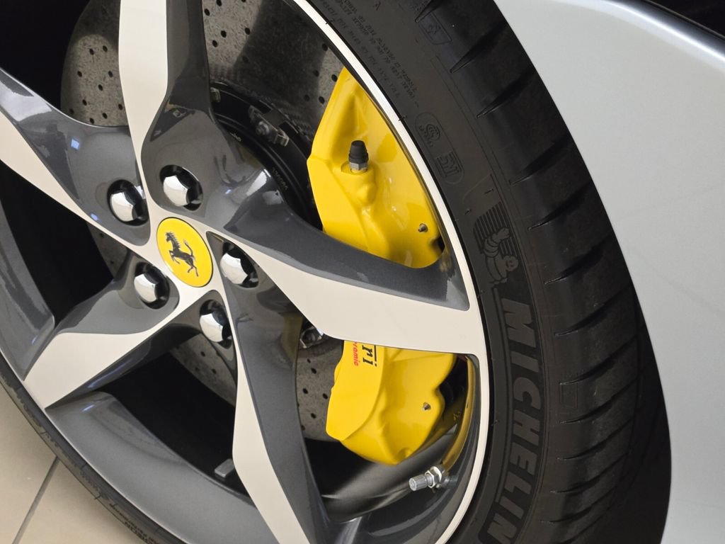 Used 2023 Ferrari Portofino M RWD image 14