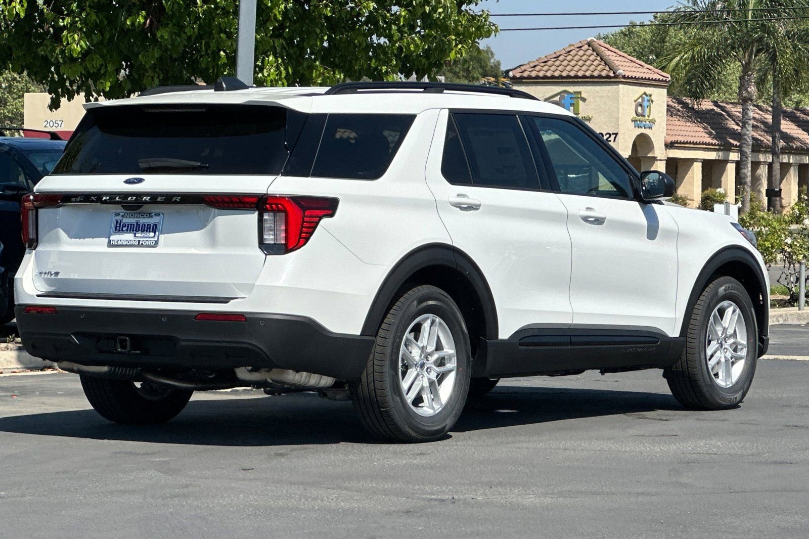New 2026 Ford Explorer Active RWD image 4